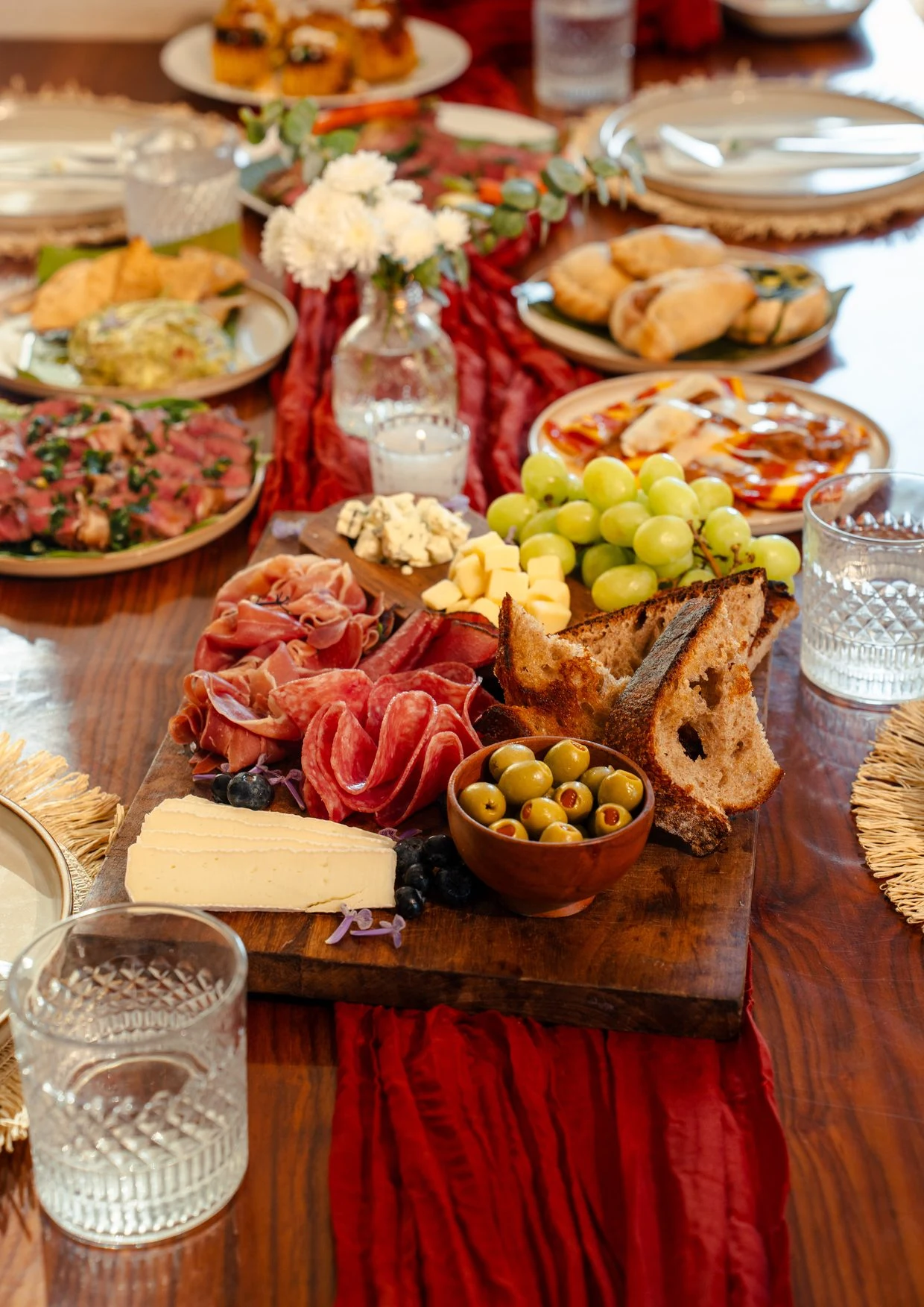 Tabla de quesos y carnes frías
