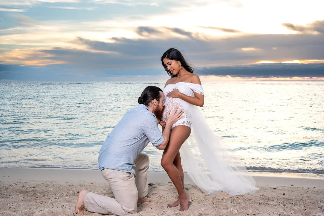 Maternity beach photo session at sunset in the Riviera Maya