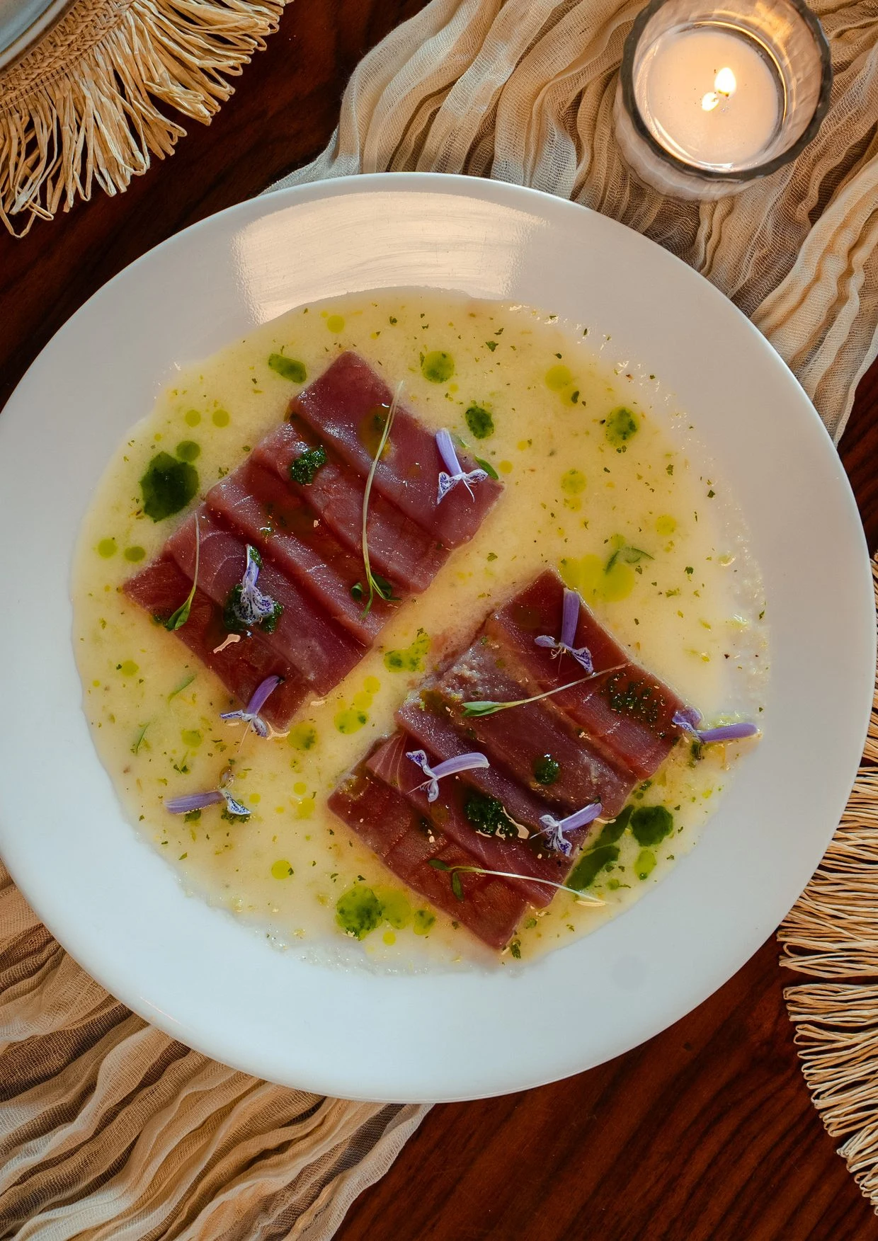 Tiradito de atún con aderezo cítrico
